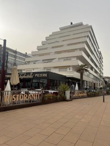 Apartamiento Vista Al Mar - Holiday Center En Росес Екстериор снимка